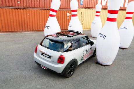 Mini Bowling o como tirar bolos XXL con un Mini