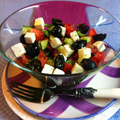 Ensalada Griega De Tomate, Pepino Y Queso Feta