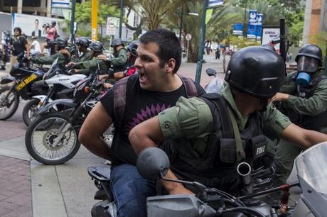 Detenido por protestar hijo de Rodríguez Chacín!!!