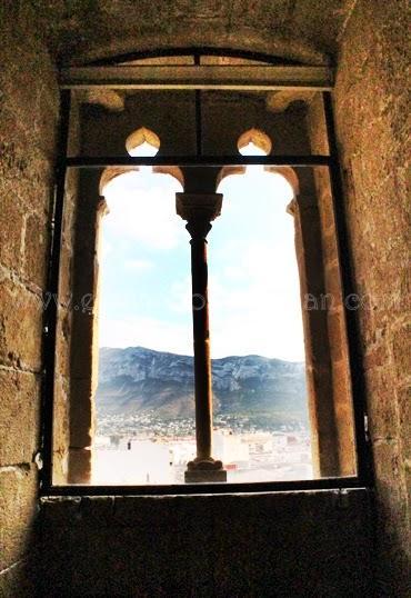 Denia al natural, entre la montañas y el mar