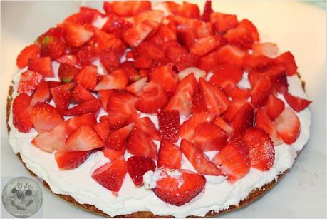 TARTA DE FRESAS CON NATA