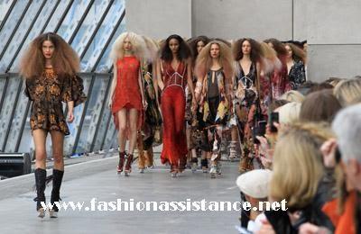 London Fashion Week, Primavera/Verano 2011. Topshop Unique. Front Row