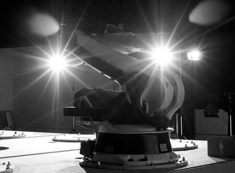 Around the London Design Festival (part I) 3 OUTRACE_100729_ROBOTMOUNTING_02