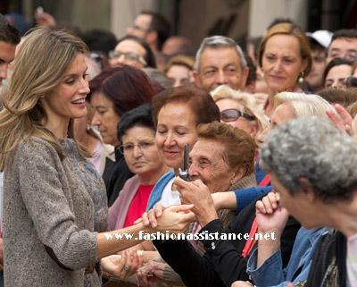 Los Príncipes de Asturias visitan León. El look de Dña. Letizia