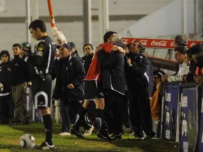 APERTURA 2010: TRES PUNTOS CHIVOS