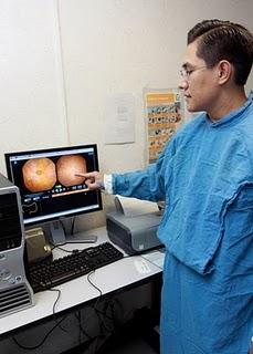 IMSS emplea cápsula endoscópica para diagnosticar enfermedades como cáncer de colon