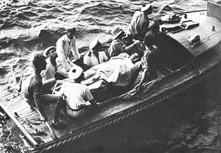 La escuadra francesa en Dakar rechaza a la Royal Navy - 24/09/1940.