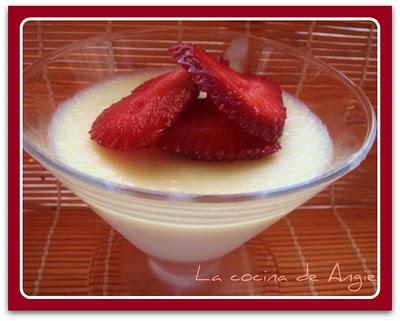 CREMA DE CHOCOLATE BLANCO Y FRESAS