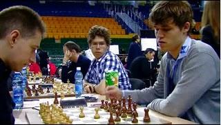 Adams vapulea a Carlsen Olimpiada 2010 R6