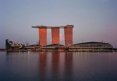 La piscina con la vista infinita en Marina Bay Sands Hotel- Singapure