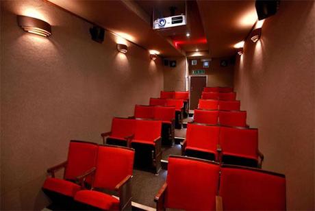 The Vintage Mobile Cinema :: cine ambulante