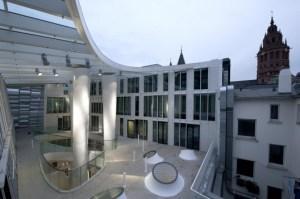 Fuksas_Alemania_1253038662--mrm1055-528x351 Mainz Markthäuser 11-13 / Massimiliano & Doriana Fuksas - Foto: ArchDaily