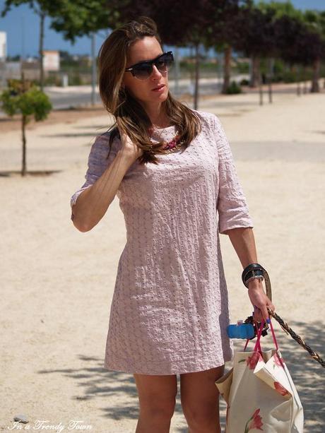 OUTFIT CATS AND DOGS