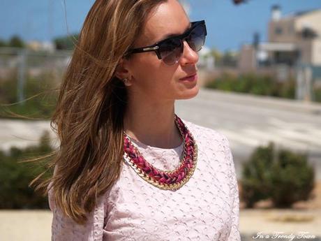 OUTFIT CATS AND DOGS