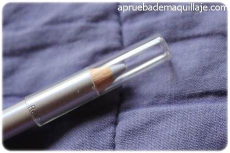 Colaboración Primavera con Isadora detalle del lápiz de ojos Eye lighter contour tono 82 Blue Illusion de Isadora