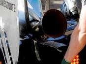 Mercedes prueba escape megafono