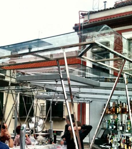 La terraza: diseño actual y vistas al barrio - Foto por Emilio Canosa - Clic para ver original 