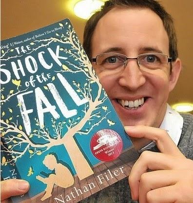 Reseña | La luna no está | Nathan Filer. Reseña | La luna no está | Nathan Filer.