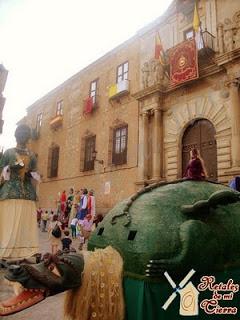 La Tarasca y los Gigantones del Corpus de Toledo