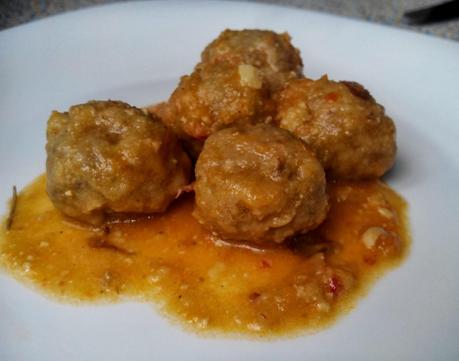 Albóndigas en salsa de almendras Albóndigas en salsa de almendras