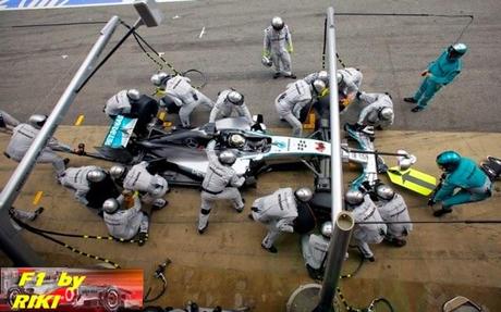 MERCEDES PROBO UNA POSIBLE SOLUCION PARA EL DILEMA DEL SONIDO QUE RESULTO UN FIASCO