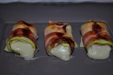 Rollitos de bacon con queso Emmental