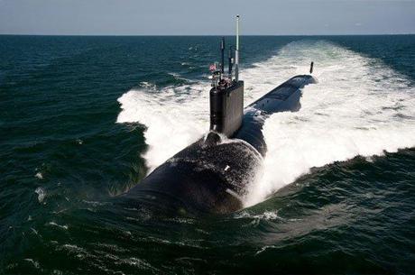 Submarino Clase Virginia navegando