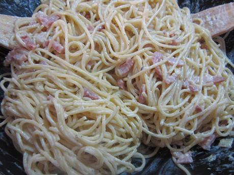 ESPAGUETTIS CON NATA, BACON Y MOSTAZA MAILLE