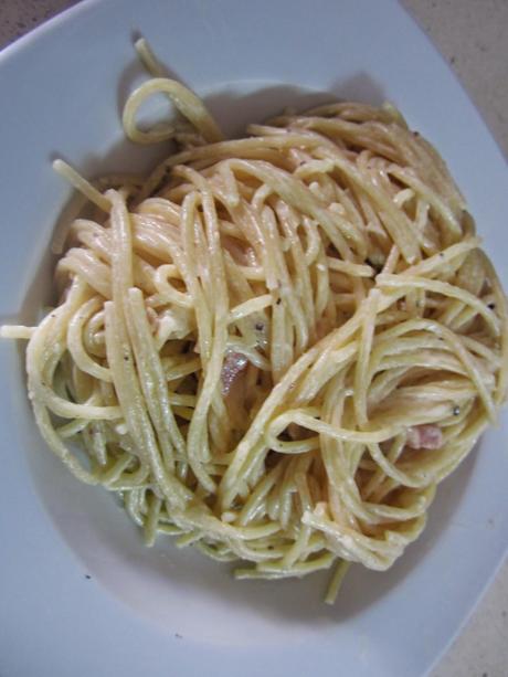 ESPAGUETTIS CON NATA, BACON Y MOSTAZA MAILLE