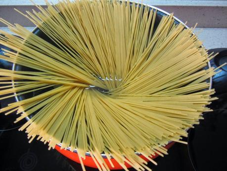 ESPAGUETTIS CON NATA, BACON Y MOSTAZA MAILLE