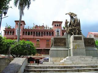 Plaza Bolivar, Casco Viejo, Panamá, round the world, La vuelta al mundo de Asun y Ricardo, mundoporlibre.com