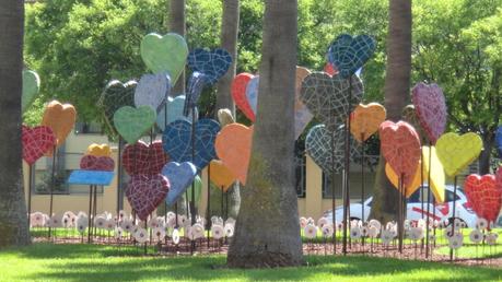 NOMBRE OFICIAL Y POPULAR EN LOS MONUMENTOS URBANOShttp://...