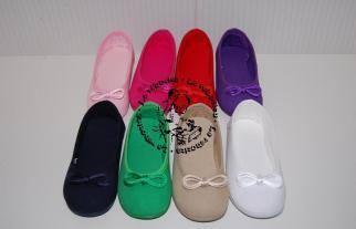 YA NO QUIERO ESE VESTIDO y CALZADO DE LONA