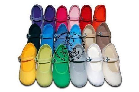 YA NO QUIERO ESE VESTIDO y CALZADO DE LONA