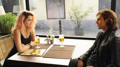 Por un puñado de besos. Y de diálogos risibles.