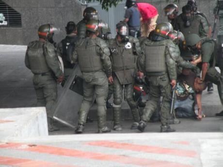Represión brutal #14M Venezuela