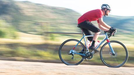 Chris Wolff rides the Niner Bikes RLT9 in Colorado