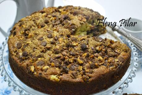 Coffee cake con streusel de nueces y chips de chocolate con leche