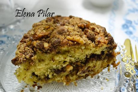 Coffee cake con streusel de nueces y chips de chocolate con leche
