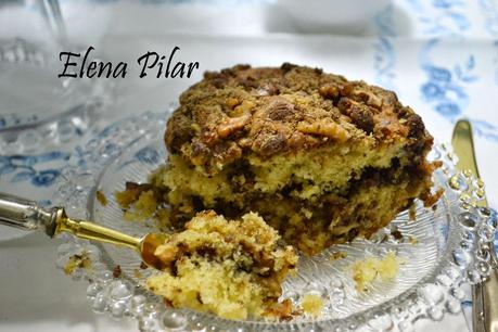 Coffee cake con streusel de nueces y chips de chocolate con leche
