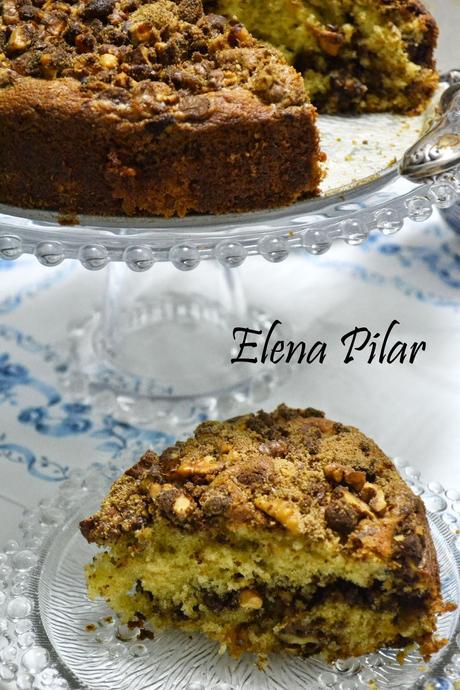 Coffee cake con streusel de nueces y chips de chocolate con leche