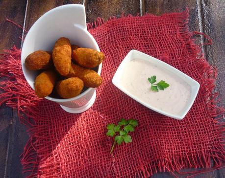 Bastoncitos de pollo con salsa rosada de yogur Bastoncitos de pollo con salsa rosada de yogur