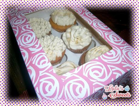 CUPCAKES CHOCOLATE BLANCO CON SWISS MERENGUE BUTTERCREAM DE CHOCOLATE BLANCO