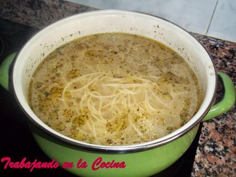 Espaguetis con Gambas al Ajillo