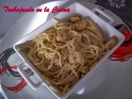 Espaguetis con Gambas al Ajillo