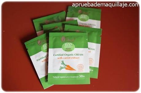 Muestras de la crema hidratante orgánica de zanahoria +30 de Laboratorios Vesna