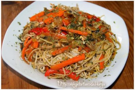 Fideos soba con verduritas al wok