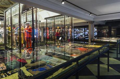 Pradasphere: Bienvenidos al Universo Prada 03-Exhib