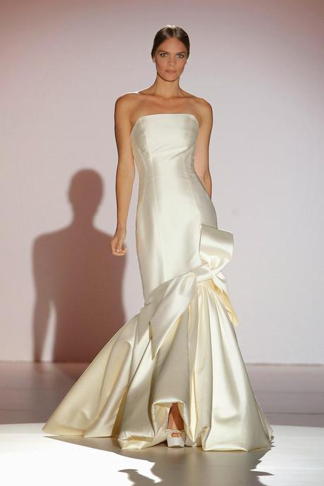 La diseñadora Juana Martín realza con sus vestidos de novia la belleza femenina en la Pasarela Gaudí 2014