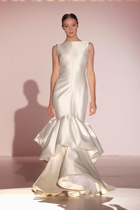 La diseñadora Juana Martín realza con sus vestidos de novia la belleza femenina en la Pasarela Gaudí 2014
